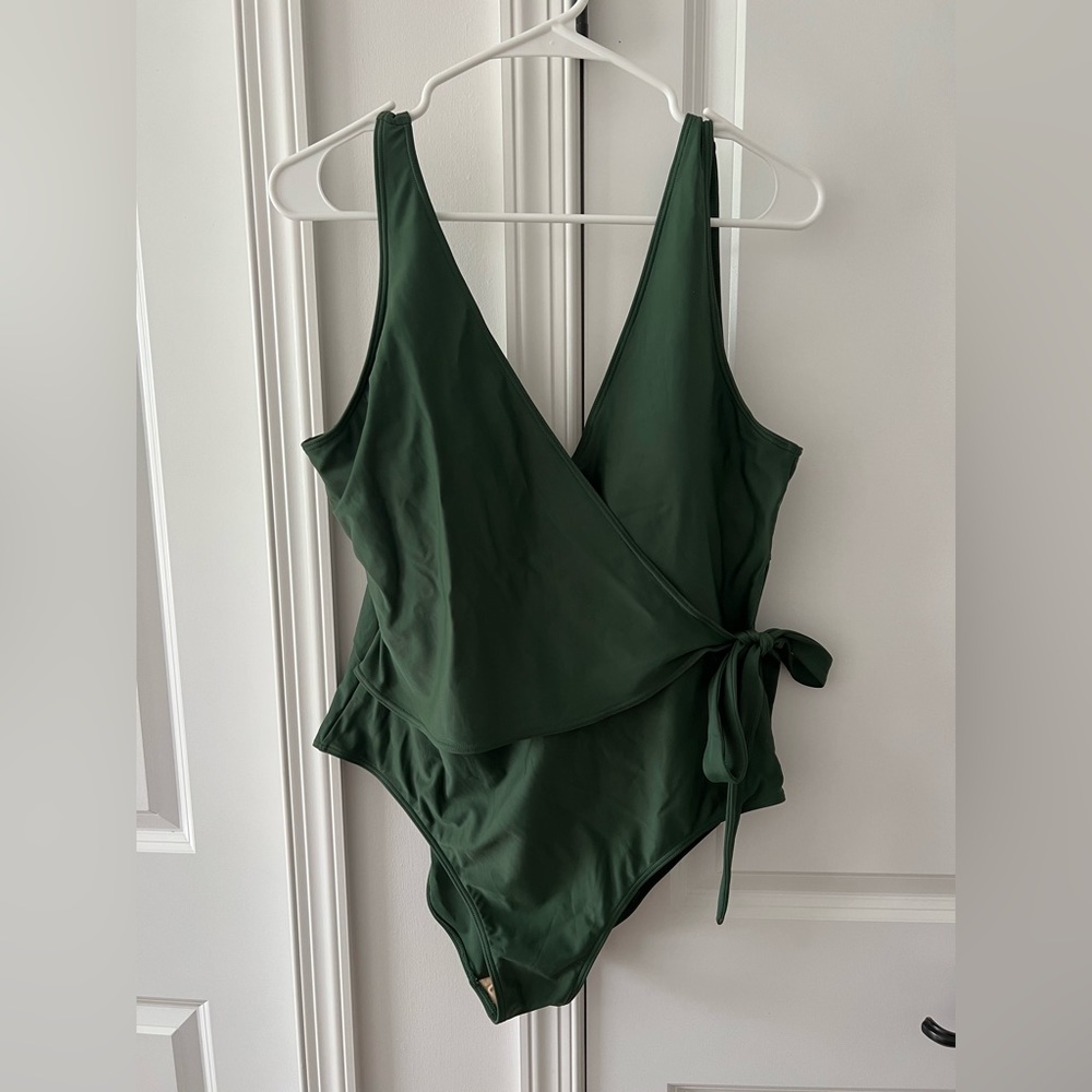Summersalt The Perfect Wrap One Piece Size 16